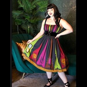 THE OBLONG BOX SHOP™
WINCHESTER MYSTERY HOUSE® 13 DRESS